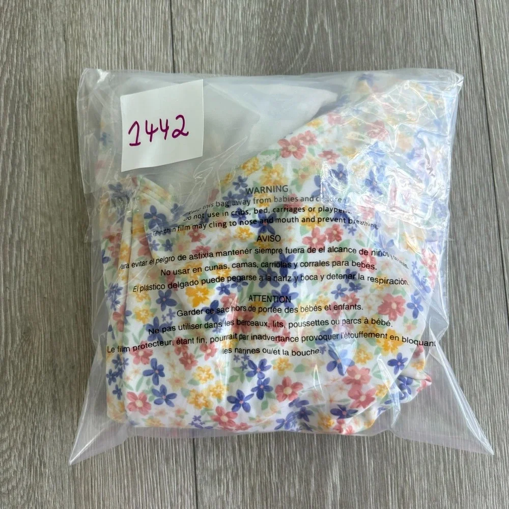 Shade & Shore Womens Ditsy Floral Ruffle Shoulder Plunge‎ One Piece Swimsuit S